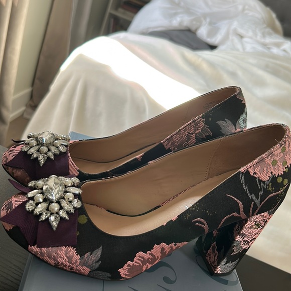 Gorgeous jewelled pumps! ONLY WORN ONCE! - Picture 6 of 7